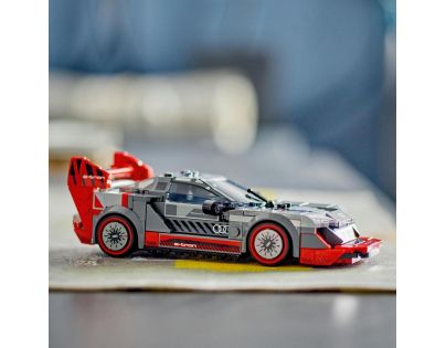 LEGO® Speed Champions 76921 Závodní auto Audi S1 e-tron quattro