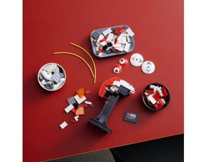 LEGO® Star Wars™ 75327 Helma Luka Skywalkera Red Five - Poškozený obal