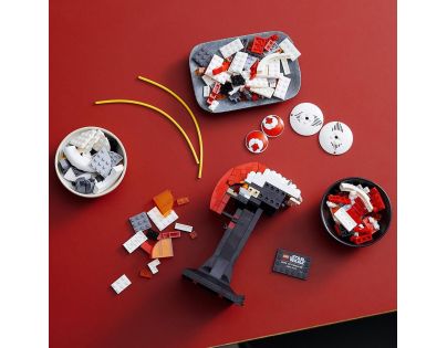 LEGO® Star Wars™ 75327 Helma Luka Skywalkera Red Five - Poškozený obal
