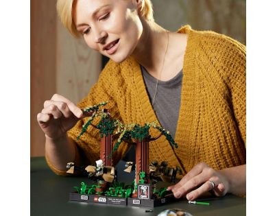 LEGO® Star Wars™ 75353 Honička spídrů na planetě Endor™ Diorama - Poškozený obal