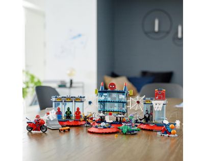 LEGO® Super Heroes Útok na pavoučí doupě