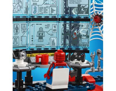 LEGO® Super Heroes Útok na pavoučí doupě