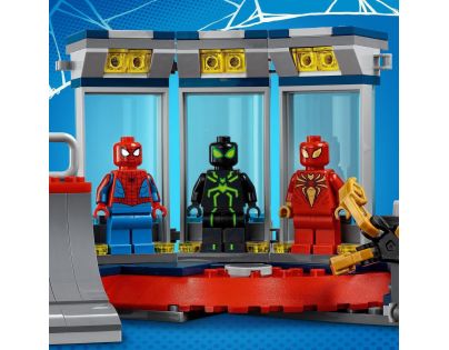 LEGO® Super Heroes Útok na pavoučí doupě