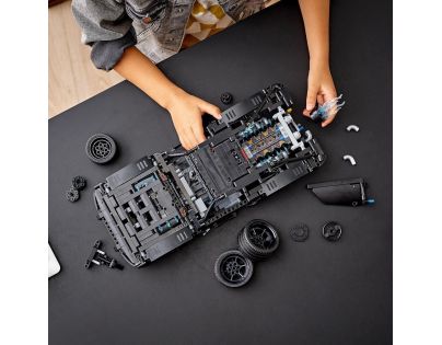 LEGO® Technic 42127 Batman Batmobil - Poškozený obal