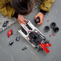 LEGO® Technic 42137 Formule E® Porsche 99X Electric 4