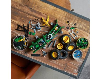 LEGO® Technic 42157 Lesní traktor John Deere 948L-II