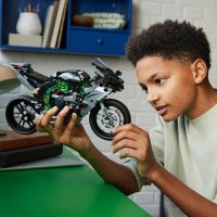 LEGO® Technic 42170 Motorka Kawasaki Ninja H2R - Poškozený obal 2