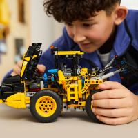 LEGO® Technic 42209 Kolový nakladač Volvo L120 Electric - Poškozený obal 5