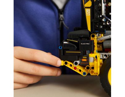 LEGO® Technic 42209 Kolový nakladač Volvo L120 Electric - Poškozený obal