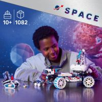 LEGO® Technic 42211 Lunární rover Lunar Outpost™ 3