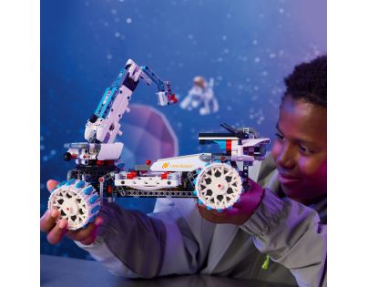 LEGO® Technic 42211 Lunární rover Lunar Outpost™