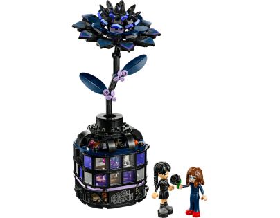 LEGO® Wednesday 76784 Černá jiřina