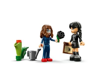LEGO® Wednesday 76784 Černá jiřina