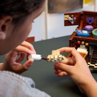 LEGO® Wednesday 76785 Věc a jeho byt 5