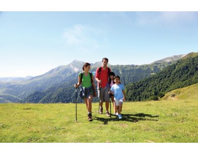 Lexibook Digitální nabíjecí vysílačky s dosahem až 5 km s nabíjecí stanicí 8 kanálů