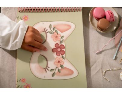 Little Dutch Kniha s vystřihovacími maskami Rosa