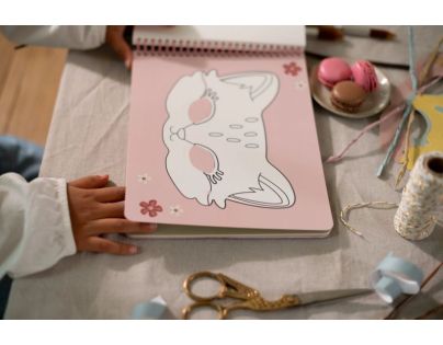Little Dutch Kniha s vystřihovacími maskami Rosa