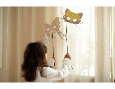 Little Dutch Kniha s vystřihovacími maskami Rosa
