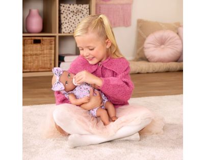 LullaBaby Panenka 35 cm v overalu s čelenkou Floral Lila