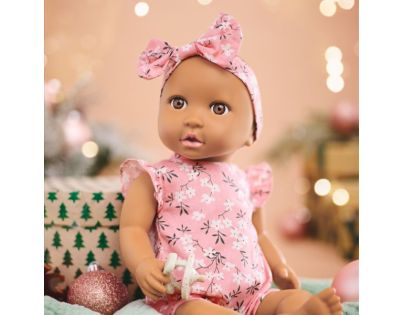LullaBaby Panenka 35 cm v overalu s čelenkou Floral Pink
