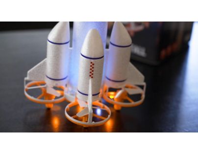 Made Dron Raketa na dálkové ovládání Space force