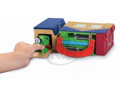 Fisher Price Mašinka Tomáš Take-n-Play hrací kufříková sada - Percy na poště