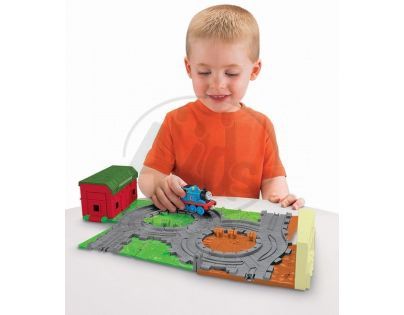 Fisher Price Mašinka Tomáš Take-n-Play hrací kufříková sada - Tomáš na farmě