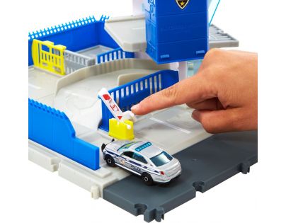 Matchbox Action Drivers Dobrodružný herní set policejní stanice se světly a zvuky