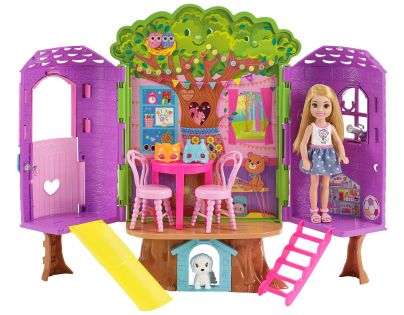 Mattel Barbie Chelsea a domeček na stromě