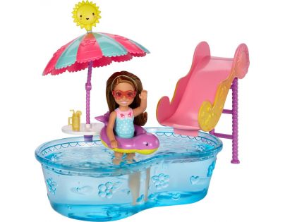 Mattel Barbie Chelsea a doplňky Bazén se skluzavkou