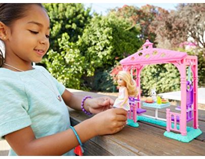 Mattel Barbie Chelsea s doplňky Zahradní houpačka