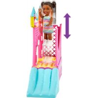 Mattel Barbie Chůva se skákacím hradem Skipper 3