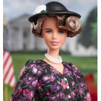 Mattel Barbie inspirující ženy Eleanor Roosevelt 3