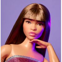 Mattel Barbie Looks brunetka v růžových mini šatech 4