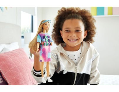 Mattel Barbie modelka femme and fierce šaty
