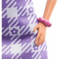 Mattel Barbie Modelka fialkové kostkované šaty 29 cm 6