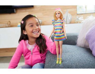 Mattel Barbie Modelka proužkované šaty s volány 29 cm