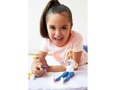 Mattel Barbie ve světě her s Emoji