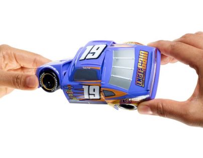 Mattel Cars 3 Bourací auto Bobby Swift
