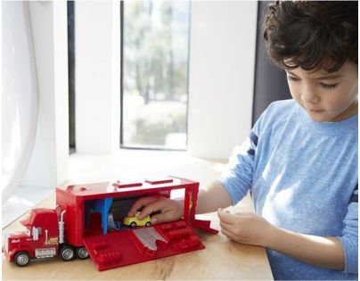 Mattel Cars 3 Cestovatel Mack
