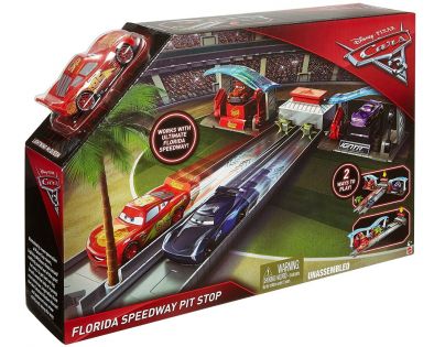 Mattel Cars 3 filmový herní set Florida speedway pit stop