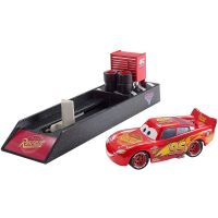 Mattel Cars 3 Vystřelovač s autíčkem Blesk McQueen 2