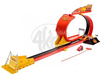 Cars dráha se smyčkou s natahovacím lankem (MATTEL BFM23)