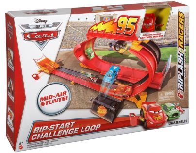 Cars dráha se smyčkou s natahovacím lankem (MATTEL BFM23)