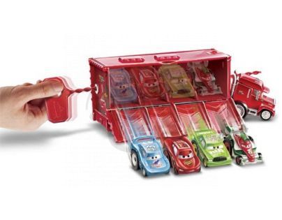 Mattel Cars Kamion s natahovacím lankem - Mack