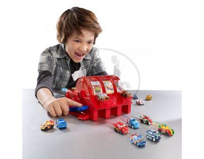 Cars Micro Drifters multi-vystřelovač Mattel BCD20
