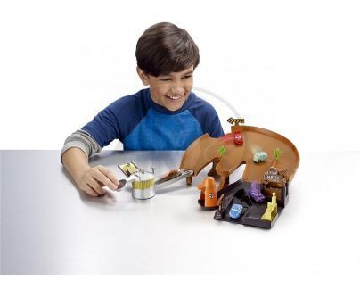 Cars Micro Drifters Závodní aréna Mattel X9527