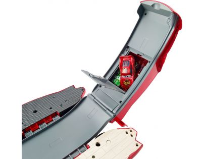 Mattel Cars transformující se Blesk McQueen