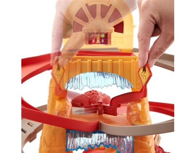 Mattel Cars závodní dráha Kardanova Lhota