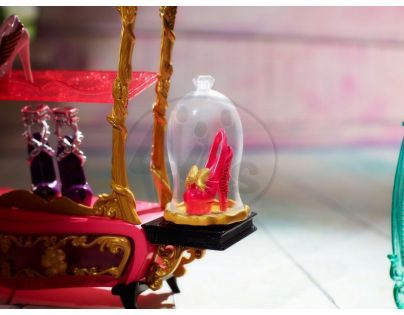 Mattel Ever After High Komnata z Knihokonce - Obuvnictví U Ztraceného střevíčku